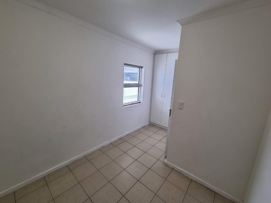 To Let 2 Bedroom Property for Rent in Maitland Western Cape